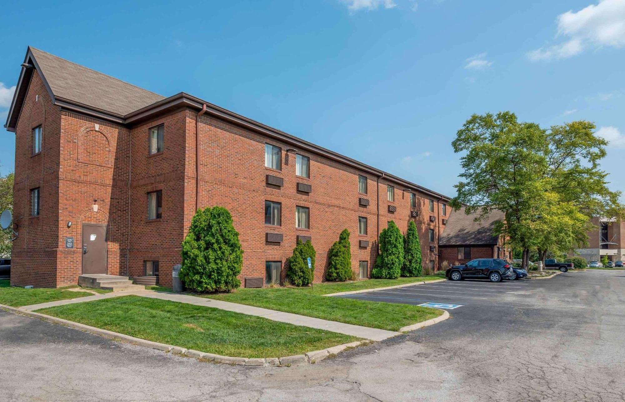 Suburban Studios Indianapolis Northwest - College Parks Indianápolis Exterior foto